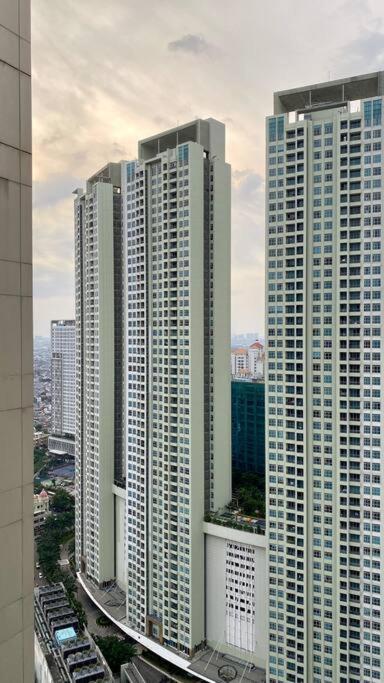 2 Bed Room Apartment In West Jakarta Bagian luar foto